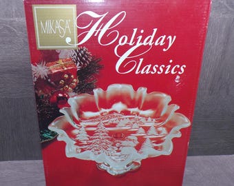 2608 Holiday Classics Christmas Story Footed 9.5" Bon Bon Crystal Holiday Serving Plate with Ruffled Satin Edges