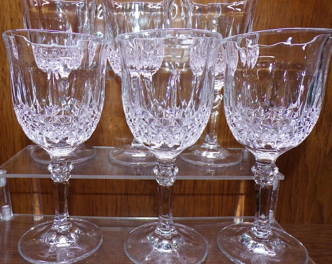 2506 Beautiful 24% Lead Crystal 7.25" 8 oz Stemmed Wine Glass Goblets Set of 6 - Great Condition