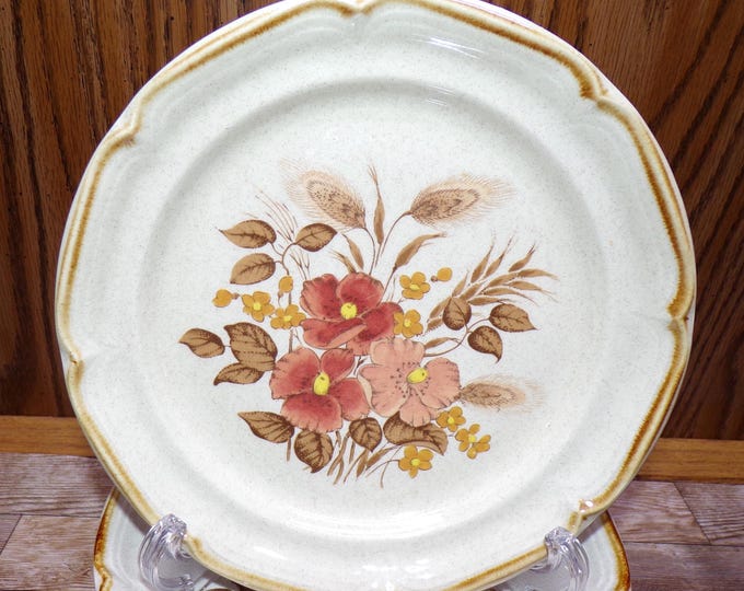 2508 International Endura Stoneware SY6669 Festive 7.5" Vintage Salad / Snack Plates Set of 4 Made in Japan - Excellent Condition