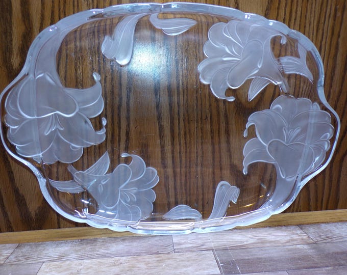 2511 Mikasa Wild Lily Clear / Frosted 15" x 10'5" Vintage Crystal Platter with Handles - Good Condition w/ Couple Light Scratches