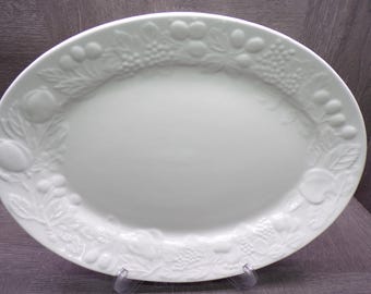 2609 Gibson Flourish Raised Embossed Fruit 13.5" Oval Platter