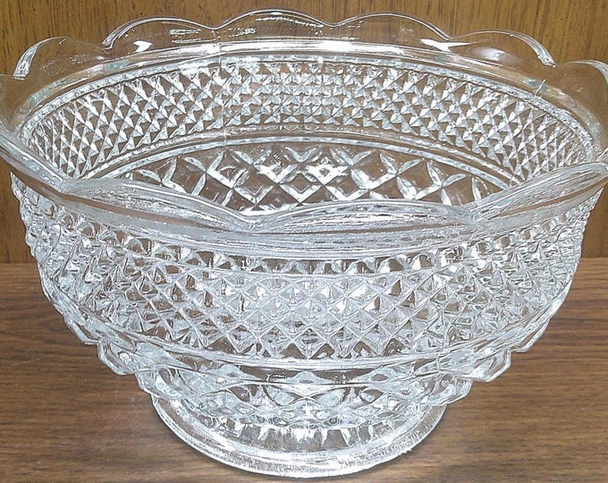 2207 Anchor Hocking Wexford Pattern 10" Wide x 6" Tall Footed Compote Vintage Criss-Cross Diamond Cut Crystal Glass - Great Condition