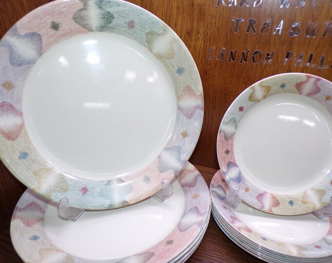 2505 Corelle Mirage 9 pc Set - (5) 10.25" Dinner Plates & (4) 7.25" Salad Plates - Great Condition