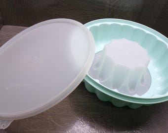 2607 Tupperware Jello Mold Ice Ring 9.5" 3 pc Teal Vintage Holiday