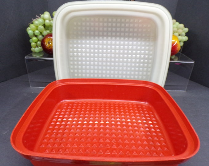 2509 Tupperware 1294-4 Season Serve Marinade - Vintage Paprika Red Flip Over Container with Lid 12" x 10" - Great Vintage Condition