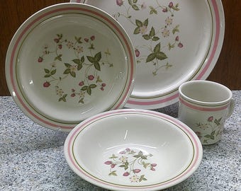 人気便利グッズ Patch Strawberry Newcor 2407 Stoneware Japan in Made #5001 食器