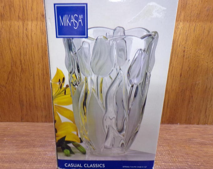 Mikasa Casual Classics 9.5" Spring Tulips Vintage Clear / Frosted Vase - Pre-owned Great Condition in Original Box