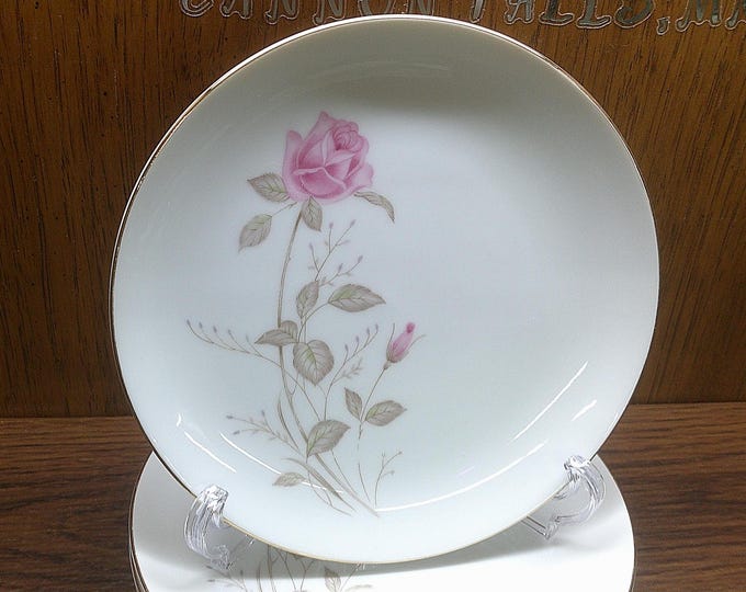 2501 Minuet Rose #8547 Fine China Pink Rose w/Gold Rim 7.5" Snack / Salad Plates Set of 4 Great Condition