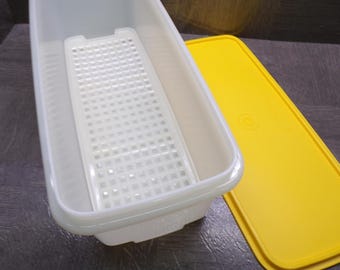 2608 Tupperware 782-8 Celery / Vegi Keeper 13" x 5" x 5" with Insert & Daffodil Yellow Lid