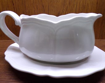 2504 Harmony House Federalist Gravy Boat & Underplate