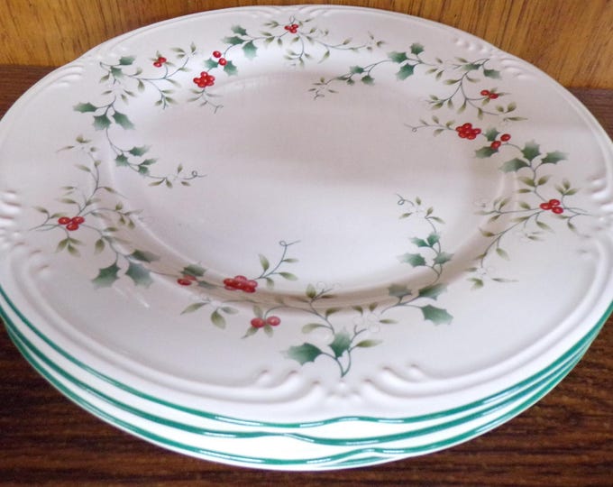 2506 Pfaltzgraff Holly Berry Christmas Holiday Stoneware Green Rim 10.5" Dinner Plates Set of 4 - Great Condition