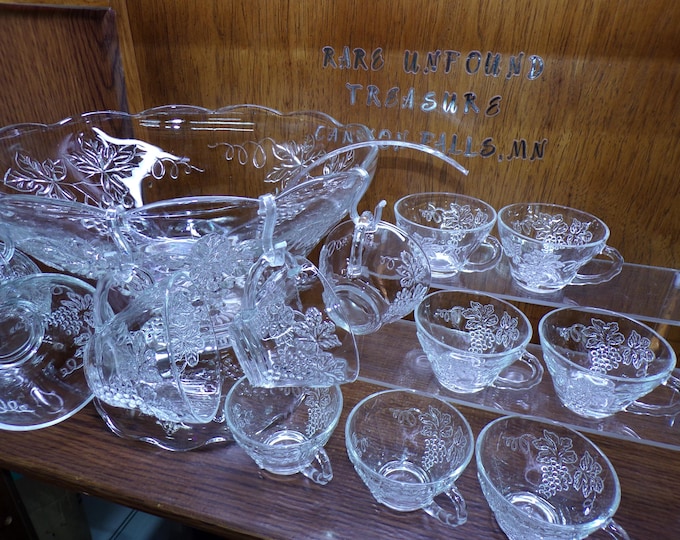 2503 Anchor Hocking "Vintage" 27 pc Harvest Grape Punch Bowl Set - 6 qt Bowl, Base, Ladle, 12 Cups & 12 Hooks - Great Condition