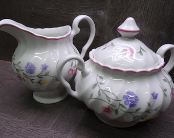 2606 Johnson Brothers Summer Chintz Floral Swirl 1985 Vintage 3 pc 5" Cream & Sugar w/ Lid Set