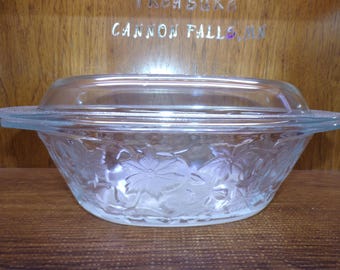 2507 Princess House Fantasia Vintage 12.5" x 9" x 5" Tall Casserole / Roaster with Lid Clear Frosted Leaf - Pre-owned Great Condition