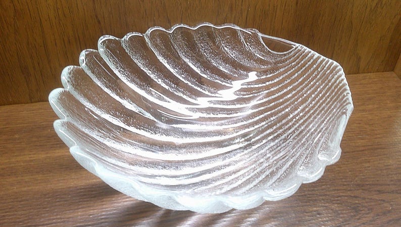 Anchor Hocking Textured Glass Clam Shell Bowl - Thumbnail 2