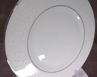 2602 Grace Concerto Vintage Fine China 6.5" Bread Plates Set of 5 White Floral Lace Dinnerware w/ Platinum Rim - Great Condition