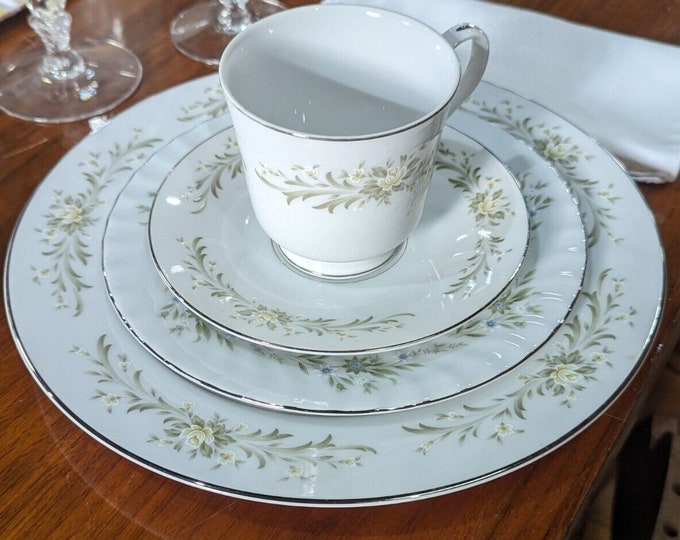 2401 Grace Rhapsody Vintage Fine China Choice of- (4) 10.25" Dinner Plates, (4) 6.5" Bread Plates or 4 Cups 4 Saucers- Excellent Cond.