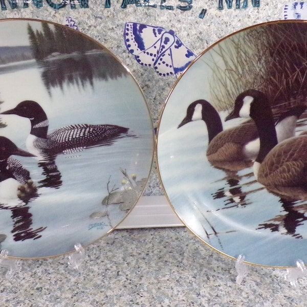 2210138 Vintage 8.5" Collector Plate Pair "Birds of Distinction" by Derk Hansen- "Pause From the Journey & New Light, New Life" - No Defects