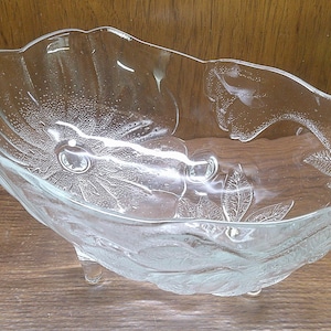 2412 Libbey Glass A-La-Carte Jasmine Vintage Embossed Flower & Leaf 12" Oval Footed Glass Centerpiece / Fruit Bowl - Great Condition