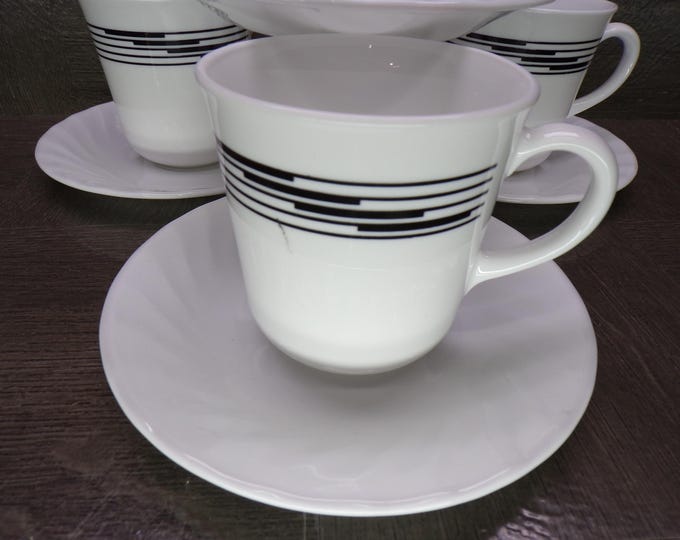 2602 Corelle 8 pc Set 4 Optic Black Geometric Coffee Cups & 4 White Swirl Saucers - Good Condition