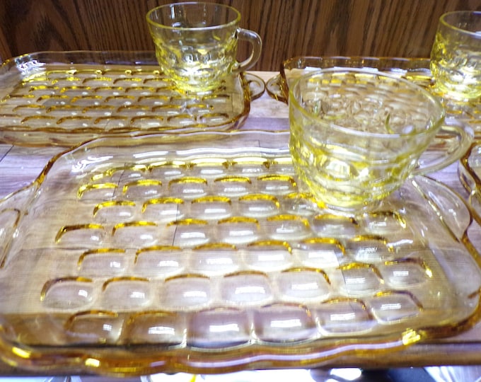 2509 Federal Glass Yorktown 8 pc Amber Glass Thumbprint Vintage Snack Sets (4) 9" x 7" Snack Plates & (4) Matching Cups -Chip on 1 Tray Rim