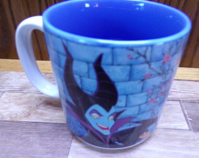 2511 Walt Disney Classic Sleeping Beauty Maleficent Vintage 1990's 3.5" 12 oz Ceramic Mug - Great Condition