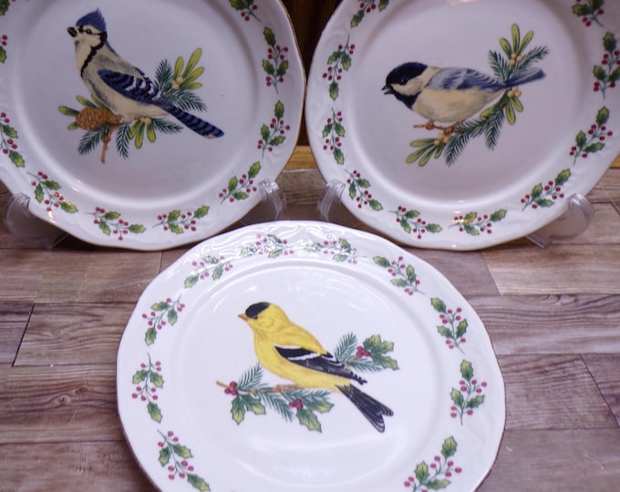 2511 Gibson Winter Songbirds Vintage Christmas Holiday 7" Salad / Snack Plates Set of 3 - Some Wear See Description