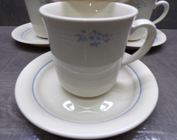 2602 Corelle Corning Vintage 8 pc Set - 4 Lace Bouquet Cream Cups & 4 Saucers Blue and White Floral - Great Condition