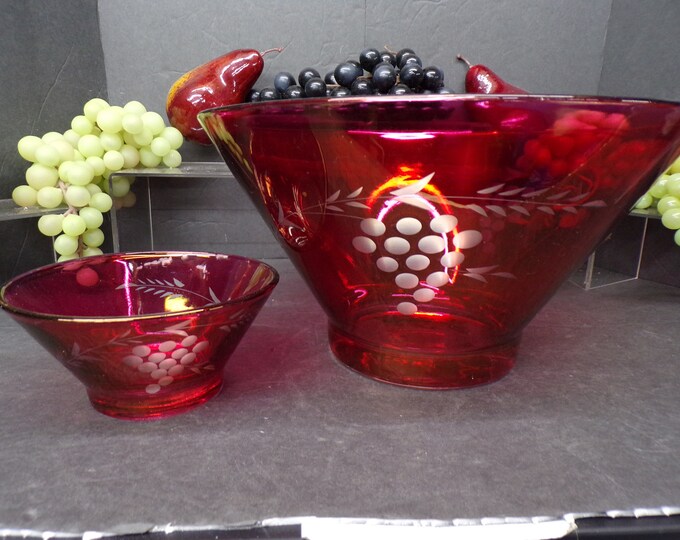 2311 Ruby Flash Vintage Grape Cluster Pattern Serving Bowl Pair 10.75" & 5.25" - Light Wear on the Color but  Very Good Condition