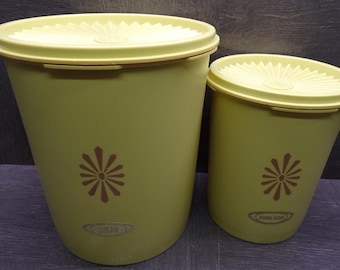 2606 Tupperware Pair of Yellow Daffodil Nesting Canisters w/ Starburst Lids