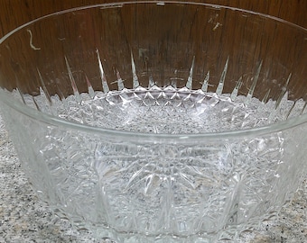 2408 Arcoroc Diamant Vintage Hardened Glass 9" Serving Bowl