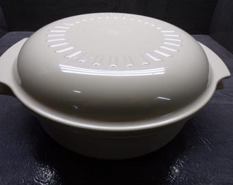 2609 Vintage Tupperware Vintage 1.75 Liter Cooker Steamer Container with Lid 2 pc Almond Kitchen Microwave
