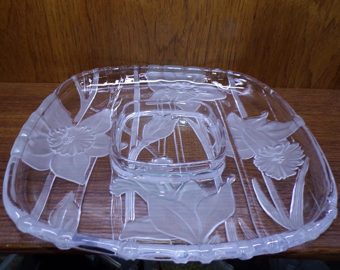 2505 Beautiful Crystal Clear Studios Narcissus 13" Square Divided Frosted Daffodil Vintage Serving Tray Platter - Great Condition