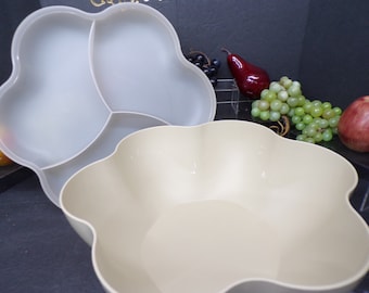 2605 Tupperware Chip / Salad / Snack Bowl 13.75" Flower Shape Almond w/ Frosted Lid