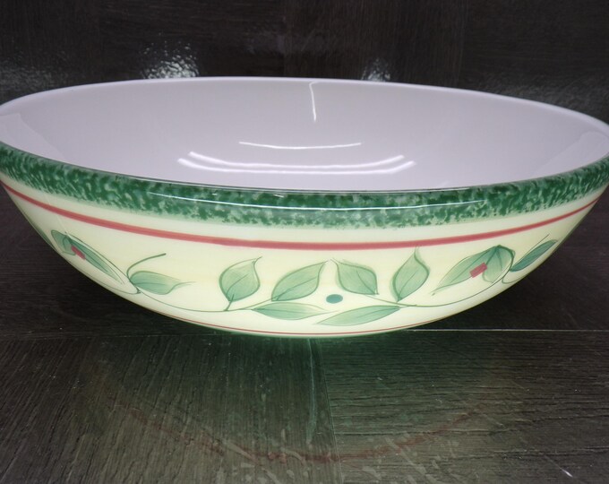 2602 Pfaltzgraff Garden District 10" 2.5 qt. Hand-painted Bowl Green Leaves & Red Berries - Great Condition