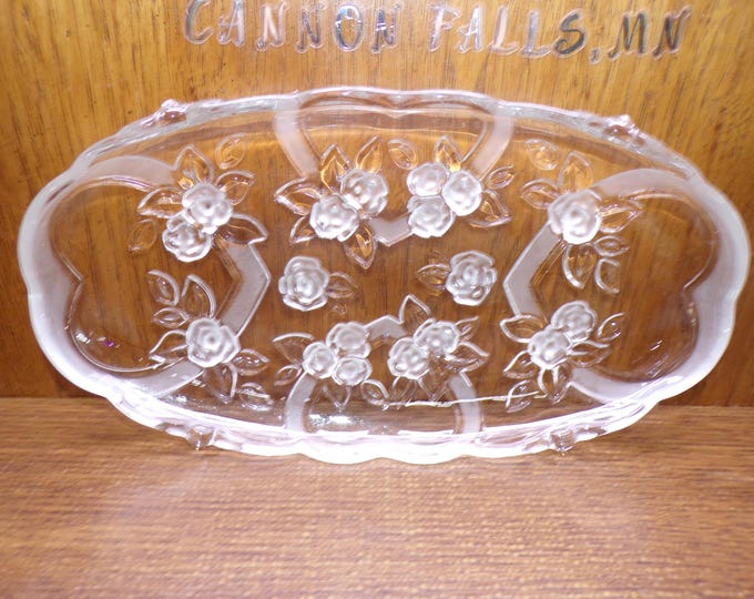 2507 Mikasa Vintage Walther glas 13.5" x 7.5" Oval Serving Tray w/ Frosted Hearts & Roses - Pre-owned Great Condition