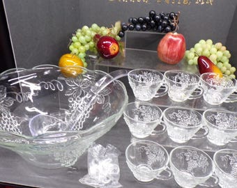 2412 Anchor Hocking "Vintage" 26 pc Harvest Grape Punch Bowl Set - 6 qt Bowl, Ladle, 12 Cups & 12 Hooks - Great Condition