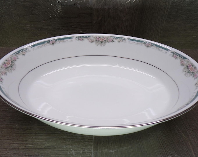 2602 Noritake Legendary Enhancement #4035 Vintage China 9.75" x 7.25" Oval Vegetable Serving Bowl - Great Condition