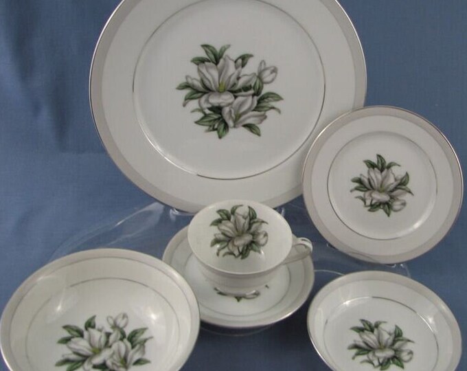 2312 Wentworth China #6023 Yolanda Vintage Beautiful White Floral Made in Japan - Great Condition - Choose from List:
