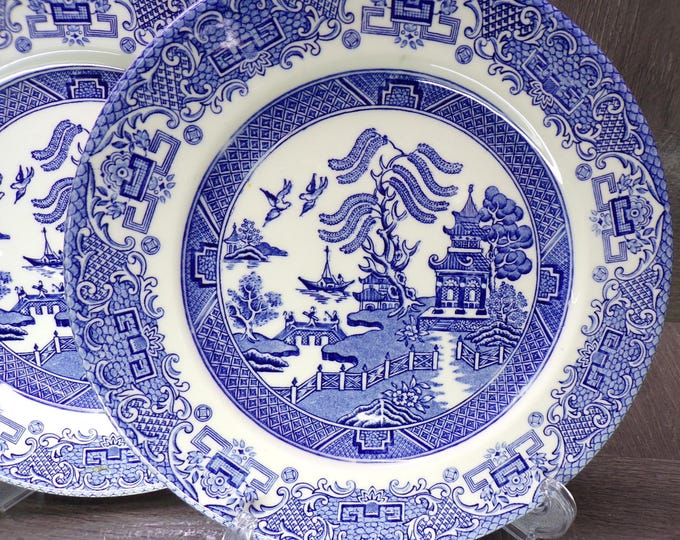 2602 English Ironstone Tableware Blue Willow Vintage 9.5" Dinner Plates Set of 2 blue and white pastoral Chinese landscape - Great Condition