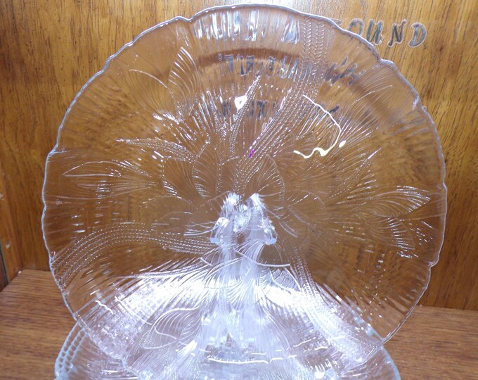 2505 Arcoroc Canterbury 10.5" Dinner Plates Set of 4 - Embossed Crocus Flower Tempered Glass Made in France - Great Condition