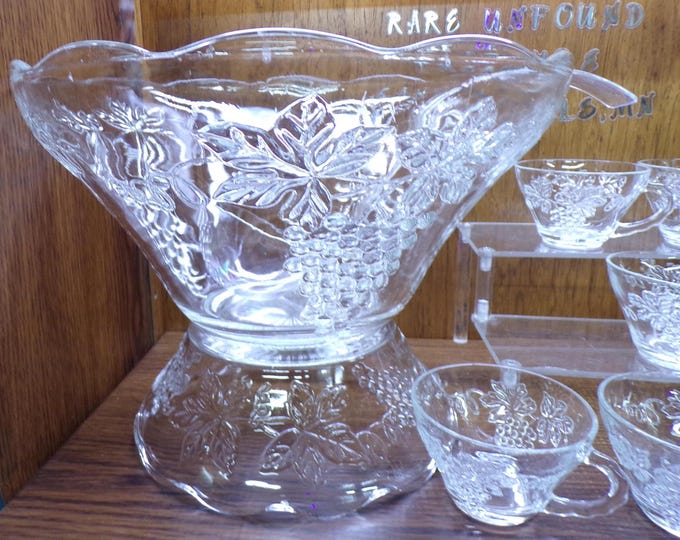 2509 Anchor Hocking "Vintage" 27 pc Harvest Grape Punch Bowl Set - 6 qt Bowl, Base, Ladle, 12 Cups & 12 Hooks - Great Condition in Orig. Box