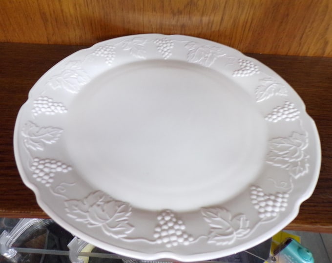 2407 Indiana Glass Colony White Milk Glass Harvest Grape & Leaf Round 14" Vintage Serving Platter - Great Condition