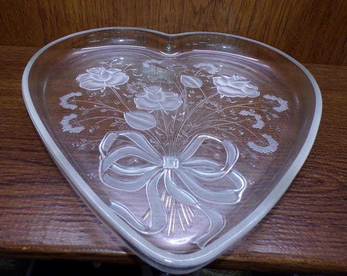 2505 Mikasa Heart Rose Bouquet 12.5" Serving Platter - Frosted Roses & Bow - Great Condition