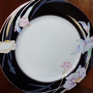 2505 Mikasa Charisma Black Fine China L9050 Beautiful Pastel Floral 12.25&quot; Gold Rim Platter - Great Condition