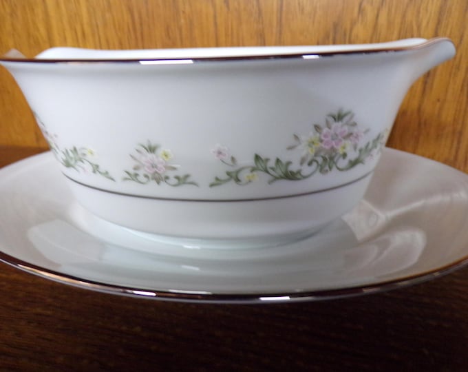 2504 Noritake Early Spring #2362 Fine China Gravy Boat w/ attached Underplate - Great Condition