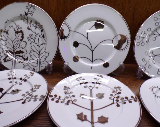 2506 Thomas O'Brien Holiday Berry 7" Desert / Snack Plates Set of 6 Platinum on White - Great Condition