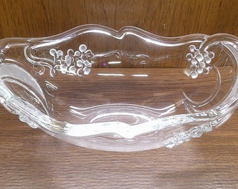 2411 Mikasa 11.5" x 7.5" Clear / Frosted Oval Centerpiece Serving Bowl w/ Raised Frosted Ribbons & Flowers - Great Condition