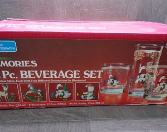 2606 Anchor Holiday Memories Christmas Vintage 12 pc Beverage Set