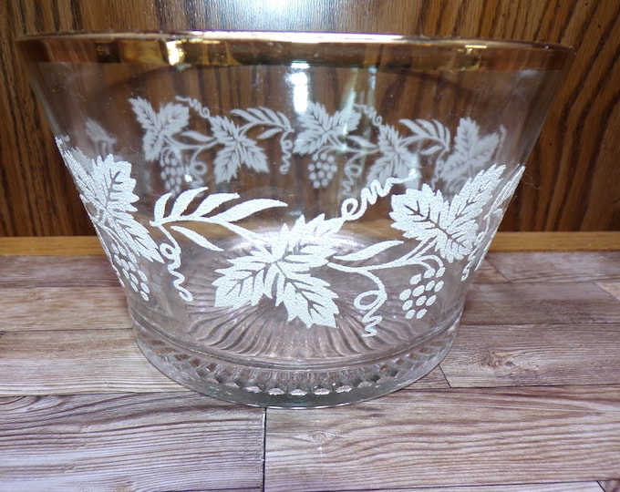 2509 Bartlett Collins Gold Rim Textured 7" White Leaf & Vine Vintage Serving Bowl - Great Condition